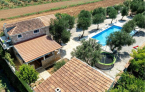 Gorgeous Home In Ston